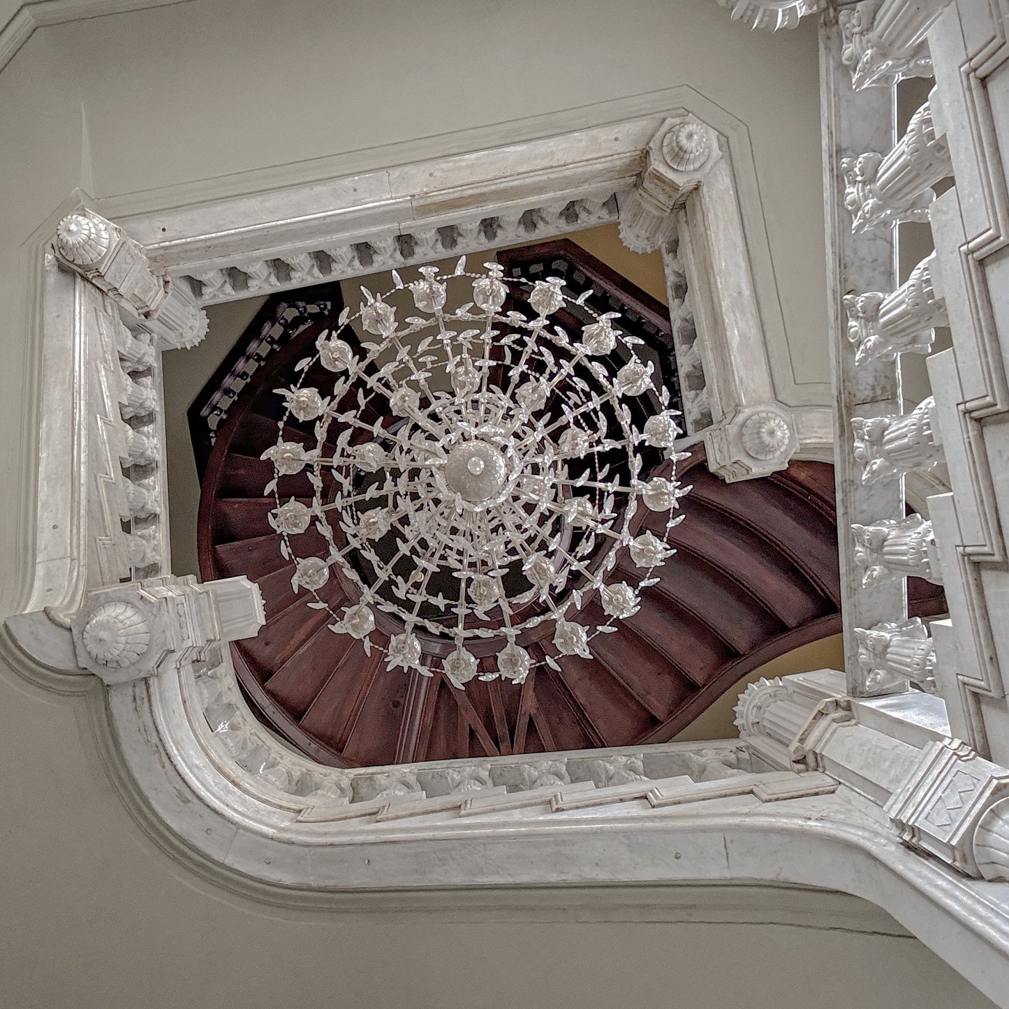 📘 Mini Booklet: Choosing the Correct iPhone Settings for Photography